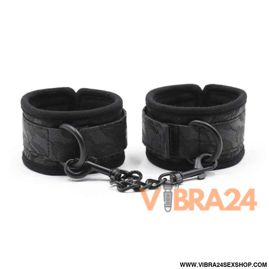 Adjustable handcuffs