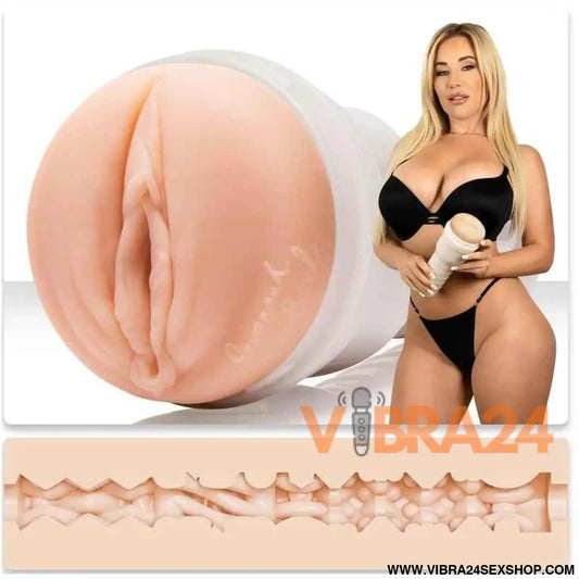 Girls Savannah Bond Masturbator Vagina