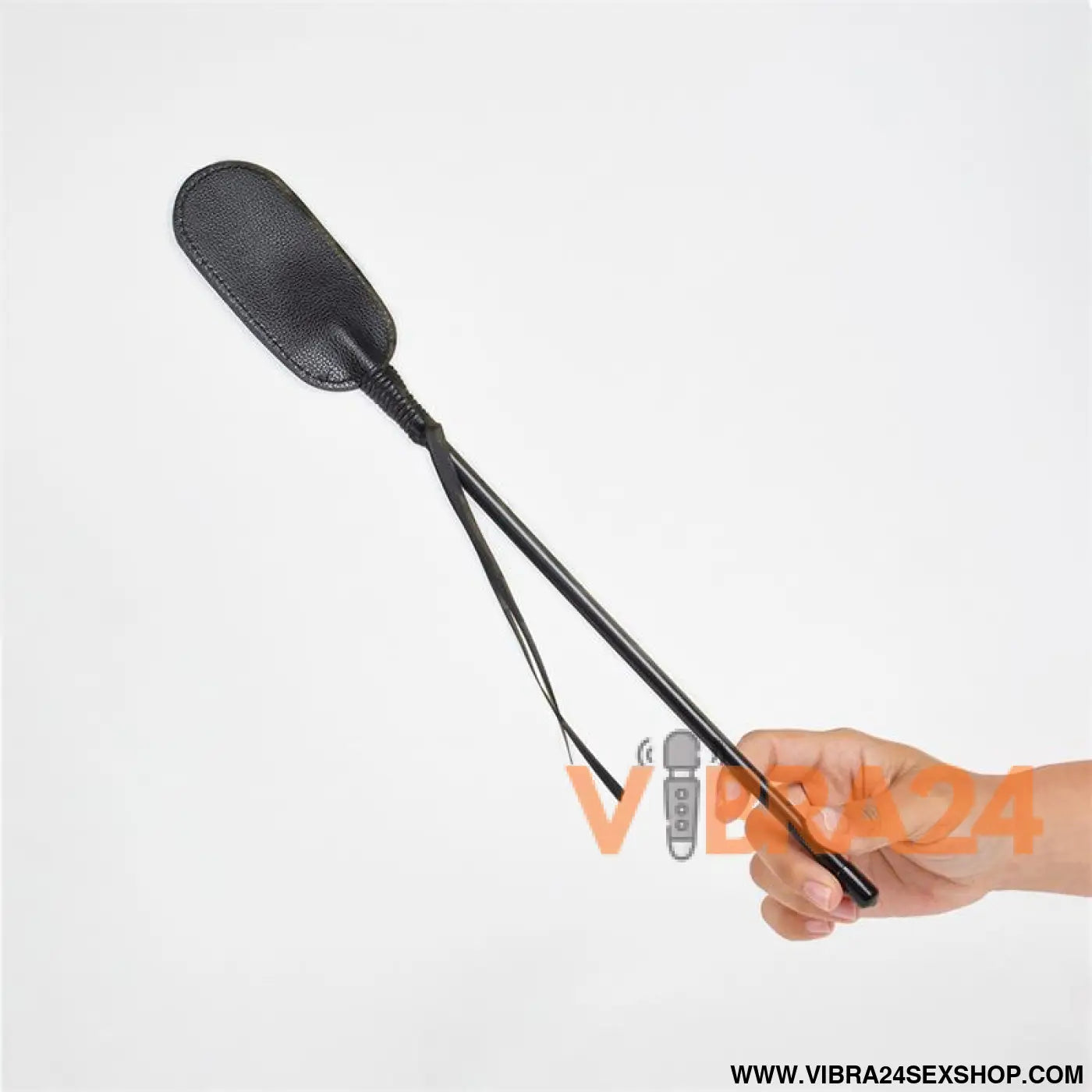 Oval-shaped synthetic leather whip
