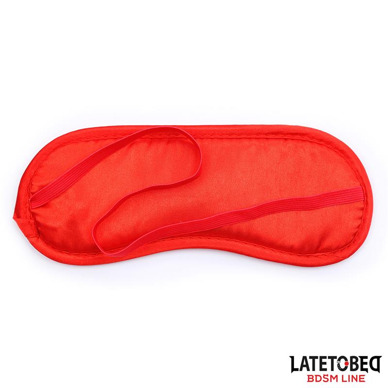Conjunto bondage com penas para momentos íntimos de luxo