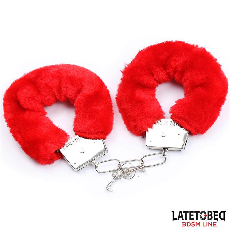 Conjunto bondage com penas para momentos íntimos de luxo